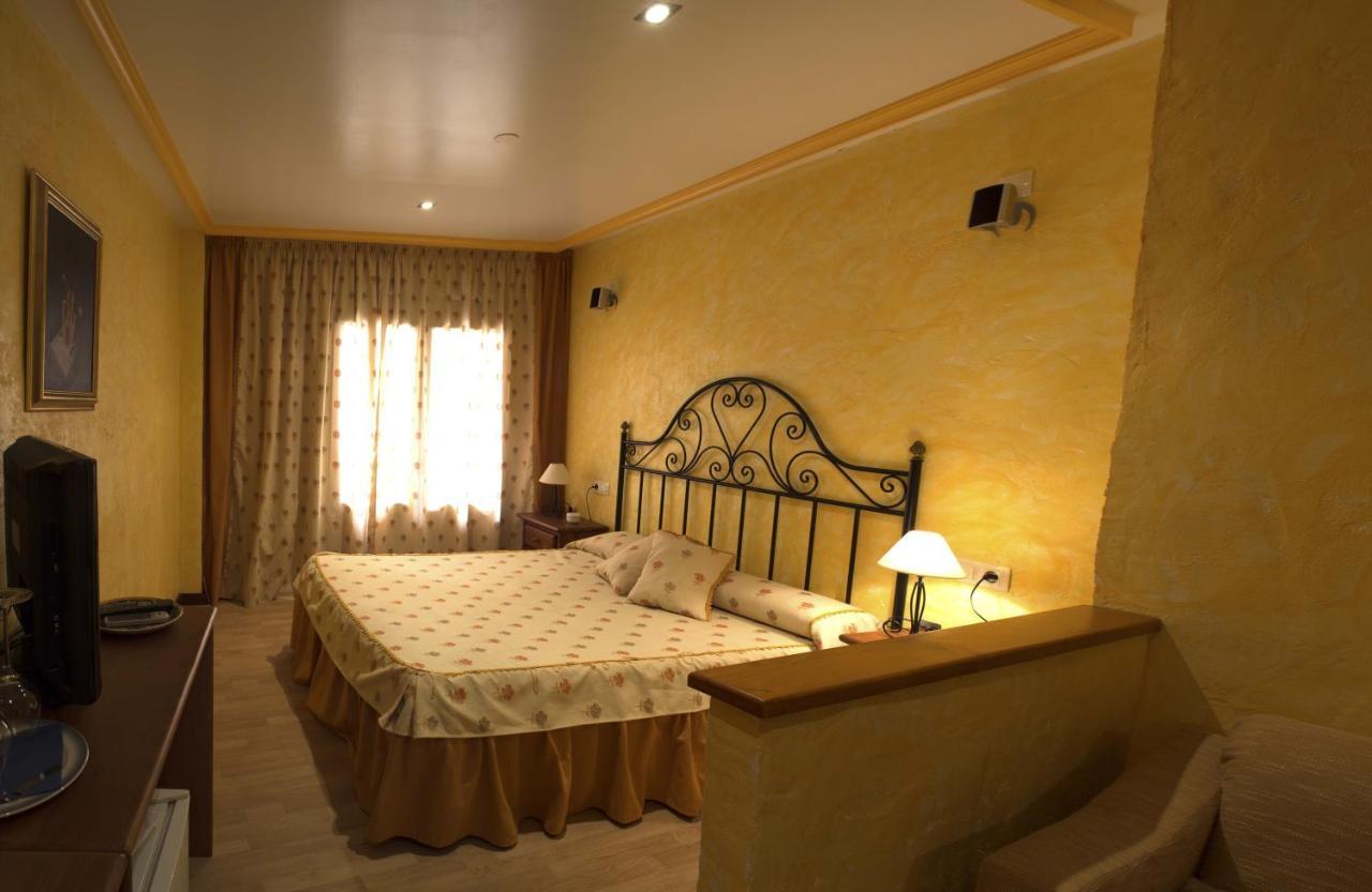 Hotel A. G. Porcillan Рибадео Экстерьер фото